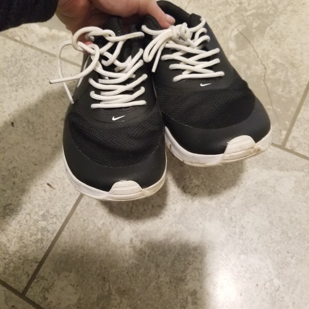 Nike - Picture 3 of 4